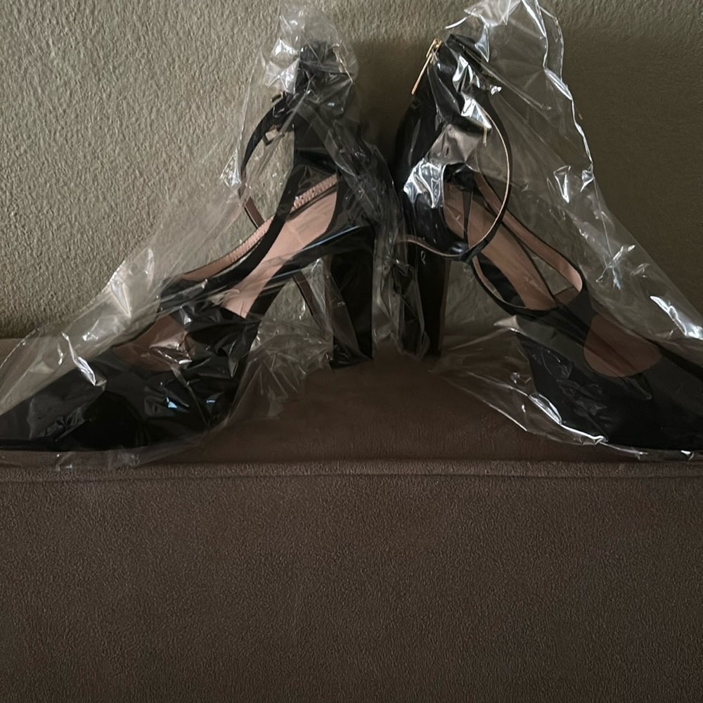 Beautiful black suede shoes only wear inside the house for one hour